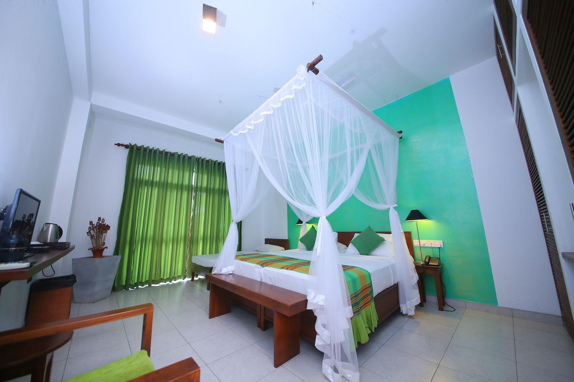 Rockside Beach Resort Bentota Kültér fotó