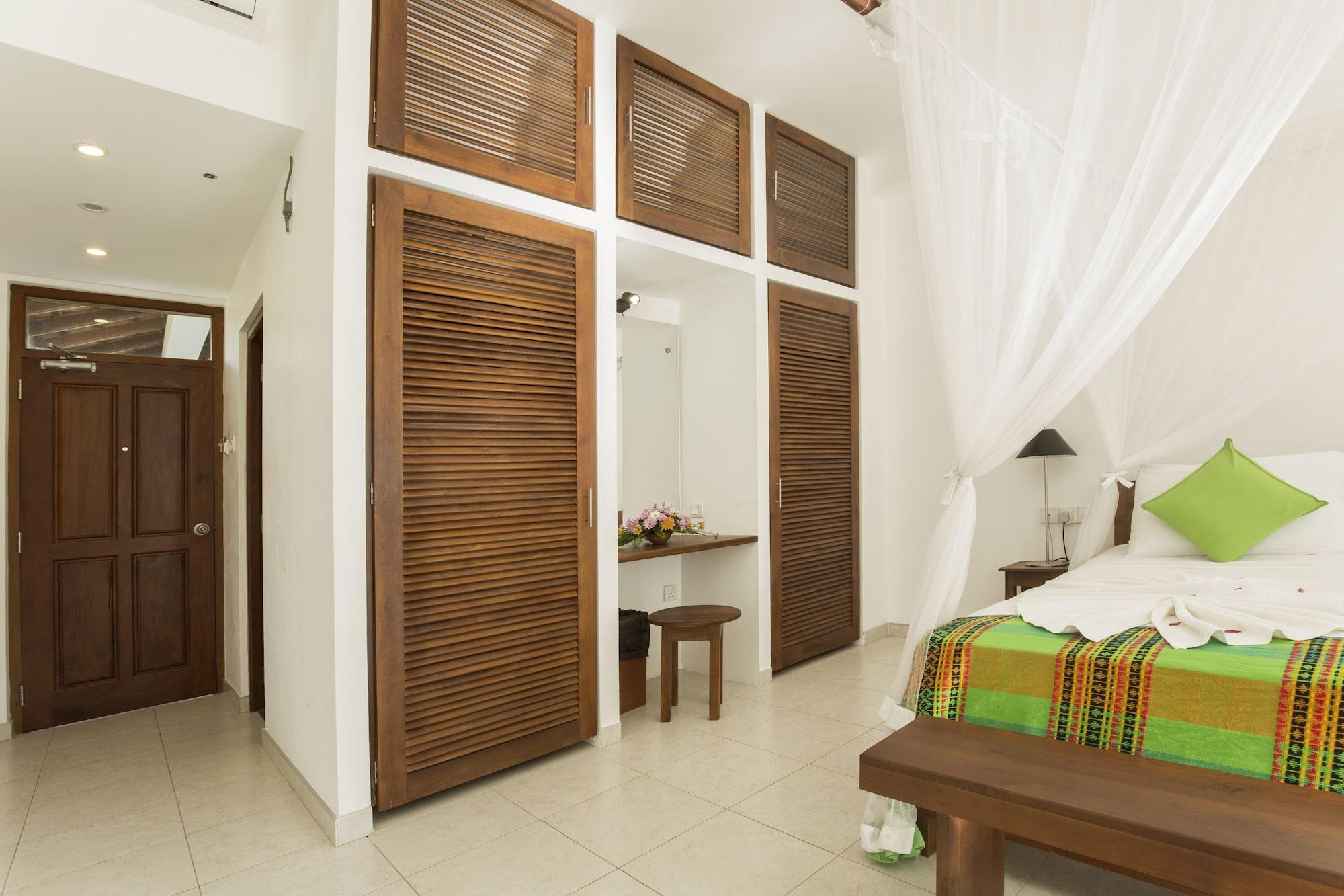 Rockside Beach Resort Bentota Kültér fotó