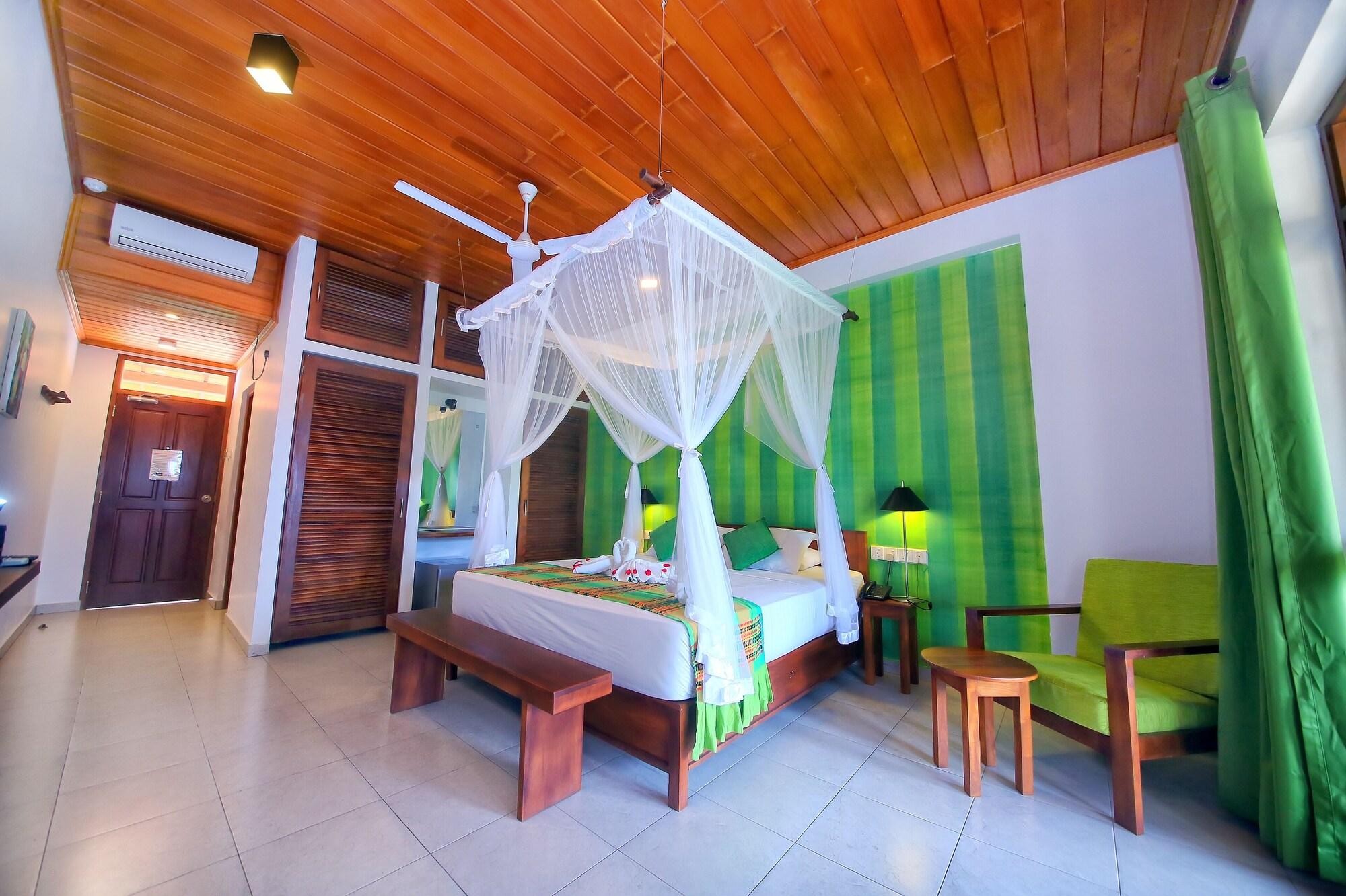 Rockside Beach Resort Bentota Kültér fotó