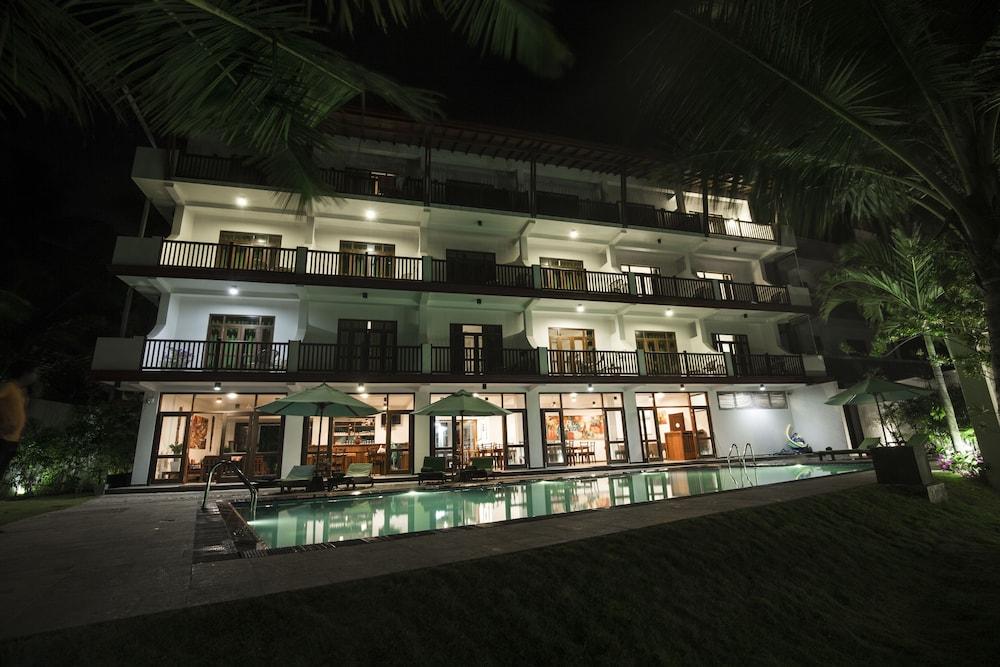 Rockside Beach Resort Bentota Kültér fotó