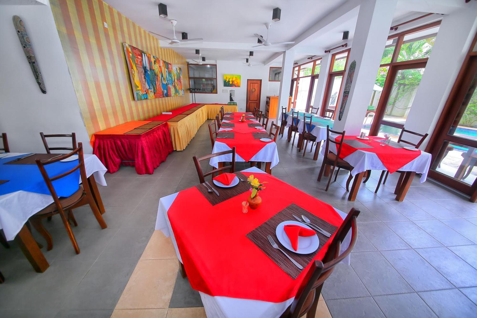 Rockside Beach Resort Bentota Kültér fotó