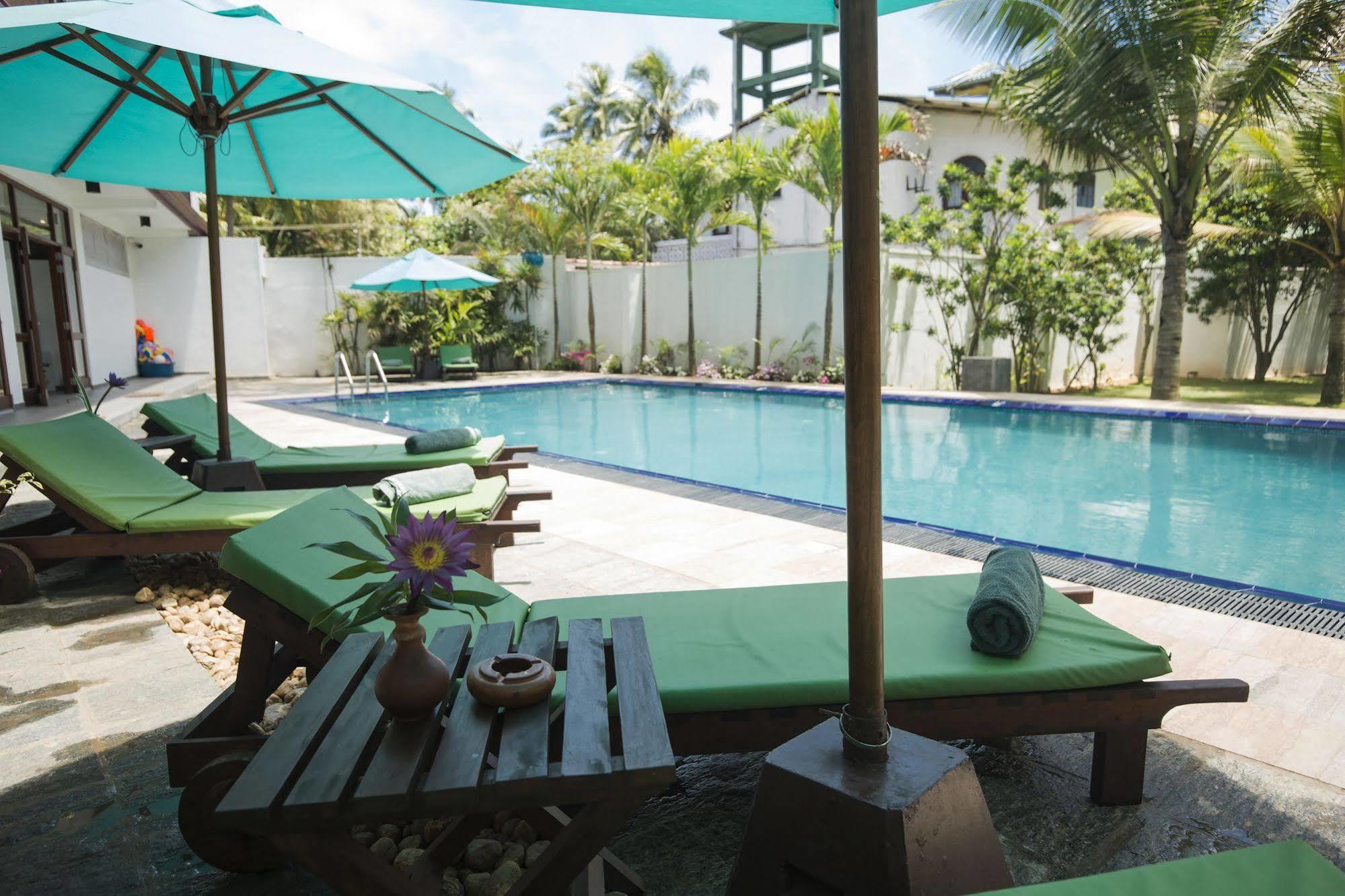 Rockside Beach Resort Bentota Kültér fotó